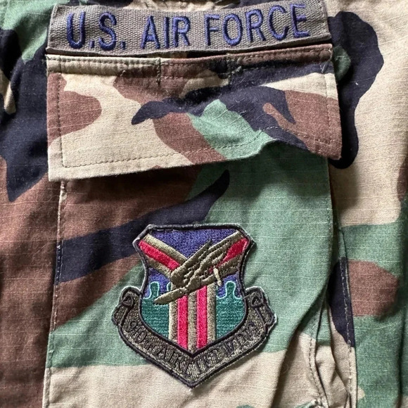 Vintage US Air Force Field Jacket Woodland Camo Men's Large Reg Combat Patches - Picture 6 of 6